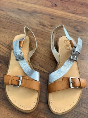 Latigo Two-Tone Leather Buckle Sandals - Silver & Tan